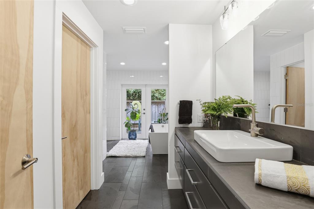 1716 Northwest 12th Road Gainesville, FL 32605 - Photo 32 of 63