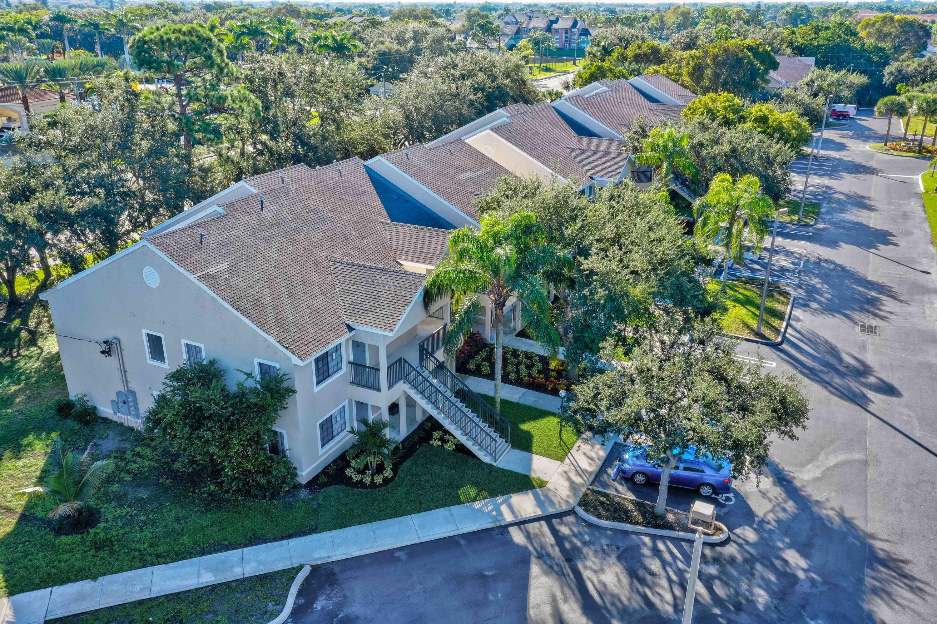 4685 Haverhill Road, Unit F4 West Palm Beach, FL 33417 - Photo 9 of 34 Community