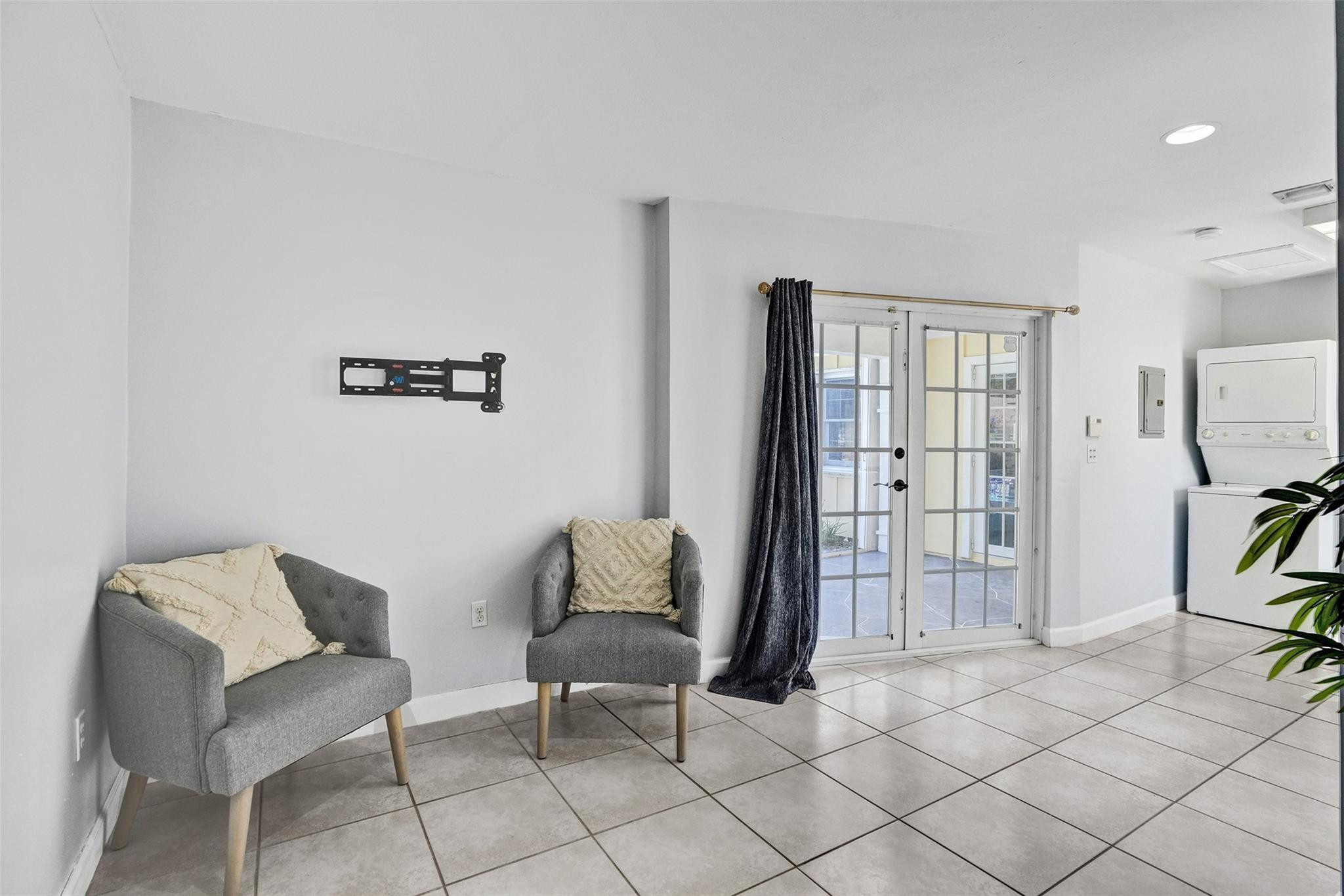 14930 Southwest 145th Street Miami, FL 33196 - Photo 66 of 93 In-laws quarters entrance.