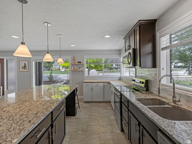 935 North 400 East Bountiful, UT 84010 - Photo 10 of 32