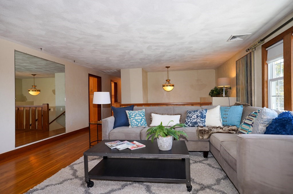 10 Dennett Road Winchester, MA 01890 - Photo 7 of 32 Gallery Image 7