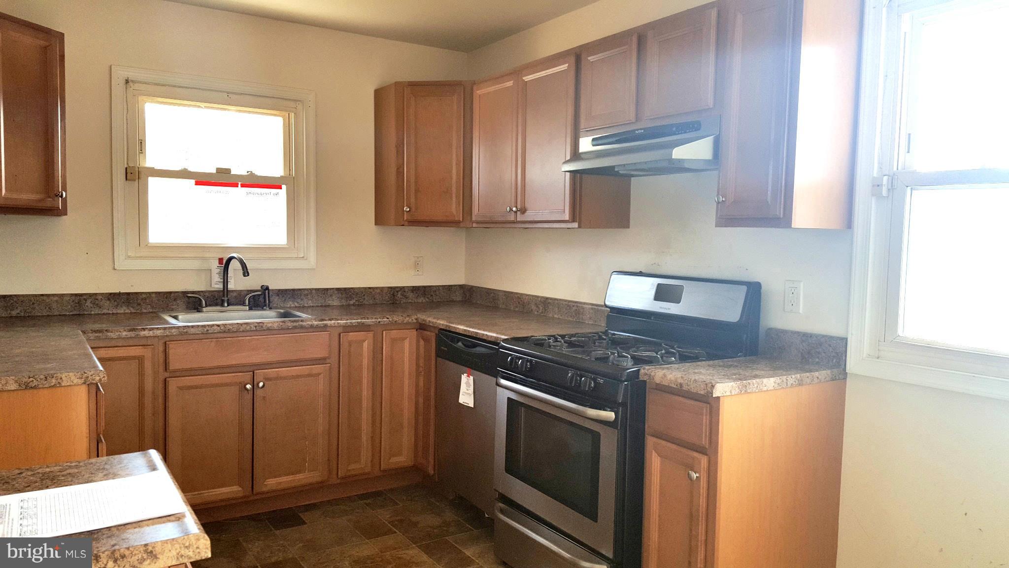 1512 Weyburn Road Baltimore, MD 21237 - Photo 12 of 27 Kitchen