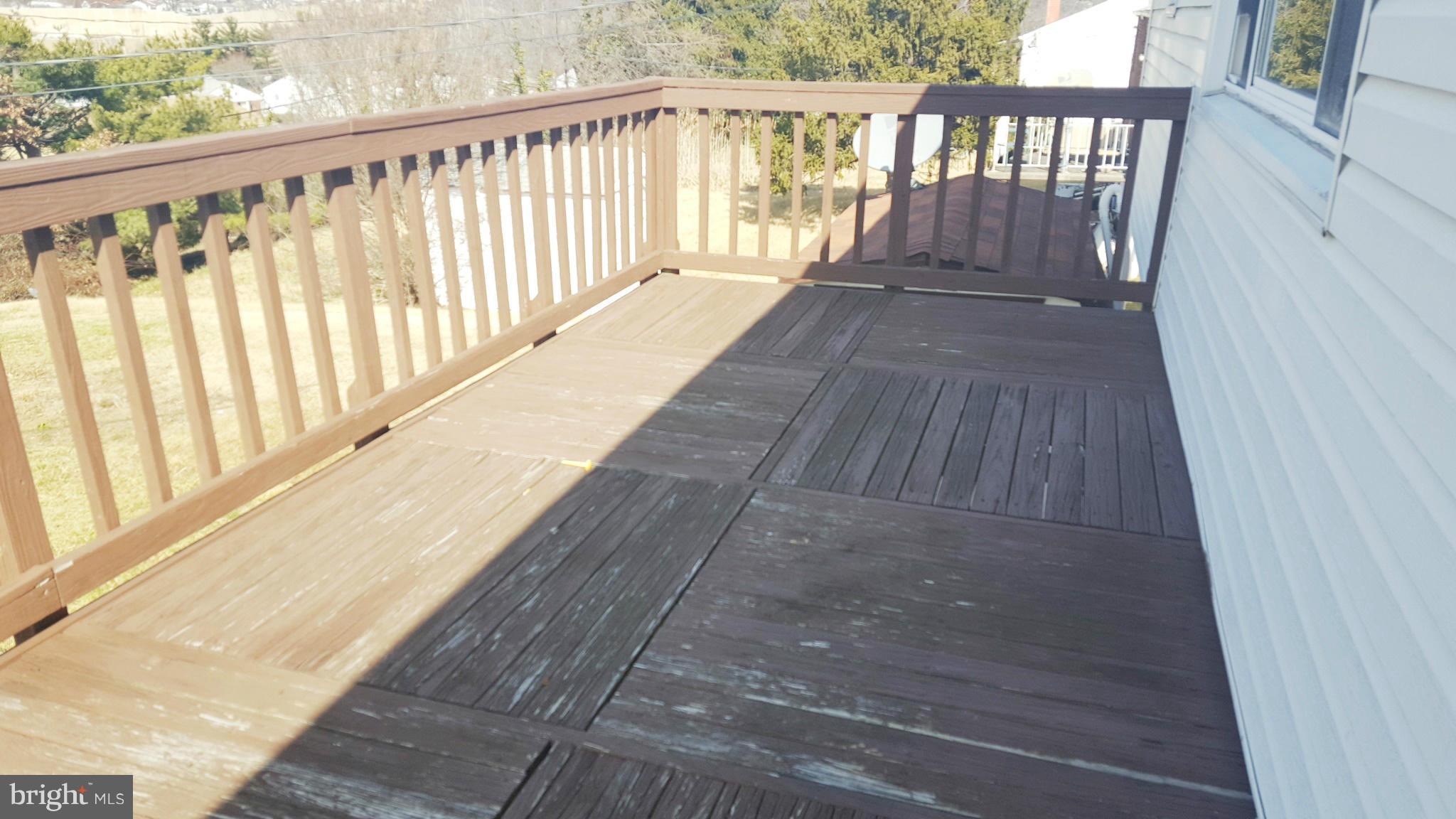 1512 Weyburn Road Baltimore, MD 21237 - Photo 6 of 27 Rear deck