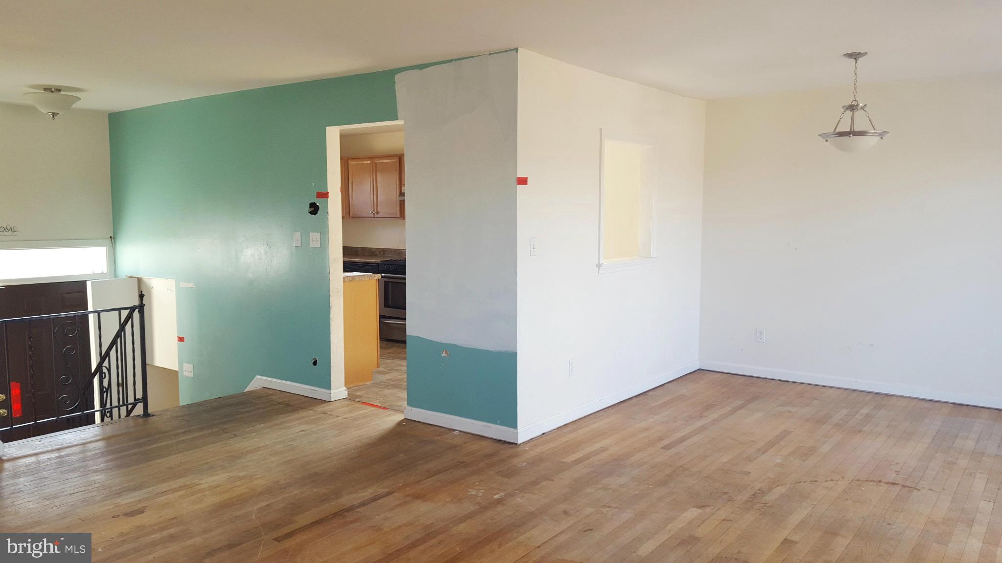 1512 Weyburn Road Baltimore, MD 21237 - Photo 8 of 27 Living Room