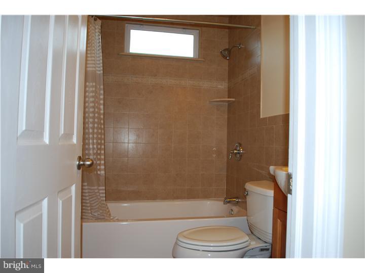 604 Garnet Road Wilmington, DE 19804 - Photo 12 of 20 Bathroom
