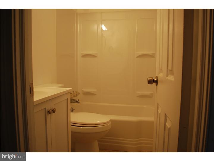 604 Garnet Road Wilmington, DE 19804 - Photo 13 of 20 Bathroom