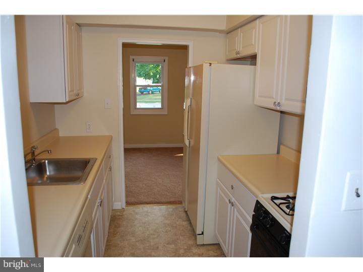 604 Garnet Road Wilmington, DE 19804 - Photo 6 of 20 Kitchen