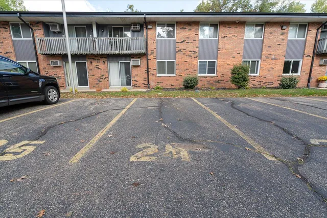 $129,900 | 616 Lynn Avenue, Unit 24, Kalamazoo, MI 49008