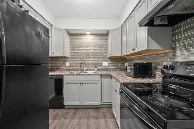 $129,900 | 616 Lynn Avenue, Unit 24, Kalamazoo, MI 49008