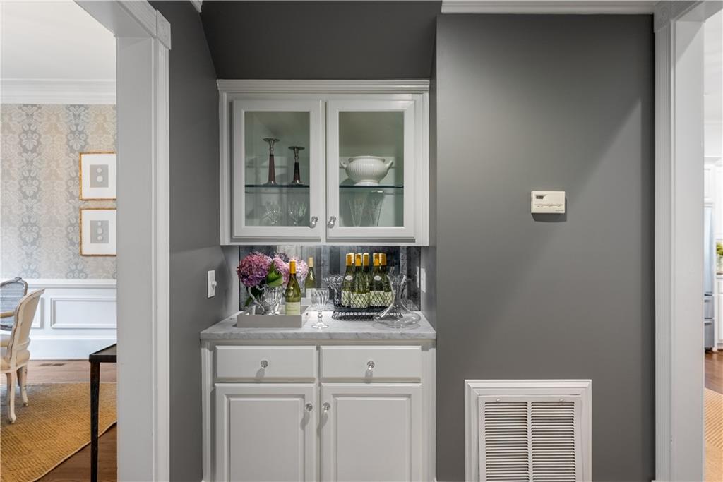 2878 Wesley Heath Atlanta, GA 30327 - Photo 10 of 28