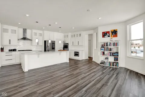 $849,999 | 5175 Peachtree Road, Zionsville, IN 46077