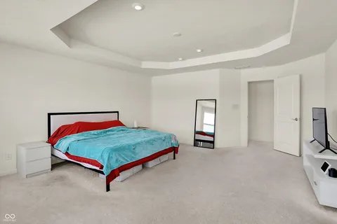 $849,999 | 5175 Peachtree Road, Zionsville, IN 46077