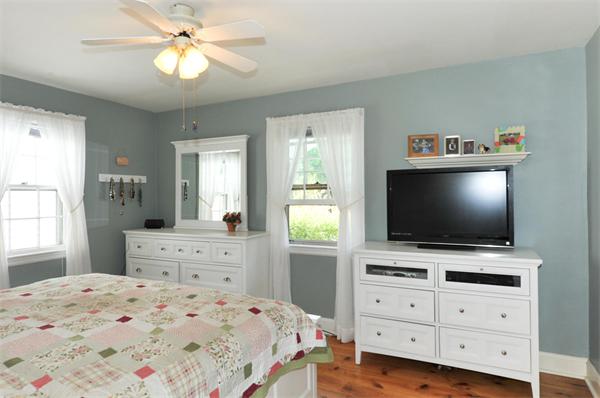 55 Knowles Road Belmont, MA 02478 - Photo 11 of 28 Gallery Image 11