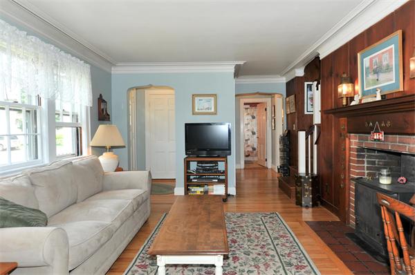 55 Knowles Road Belmont, MA 02478 - Photo 2 of 28 Gallery Image 2