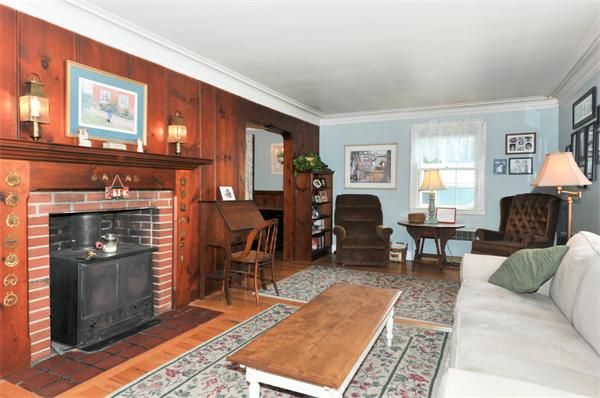 55 Knowles Road Belmont, MA 02478 - Photo 4 of 28 Gallery Image 4
