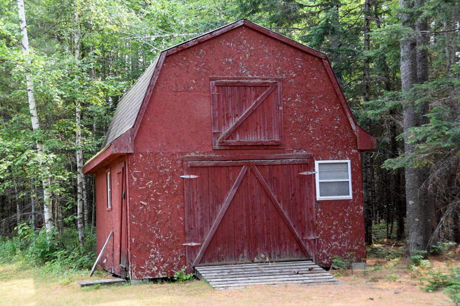 1004 Back Road New Portland, ME 04961 - Photo 4 of 21 4. Barn
