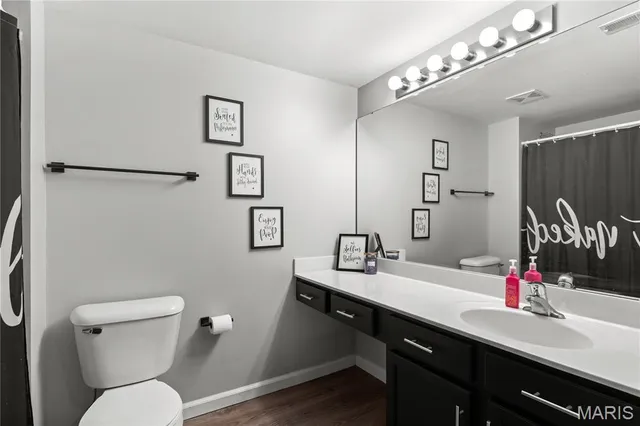 $184,900 | 412 Saravalle Drive, St. Peters, MO 63376