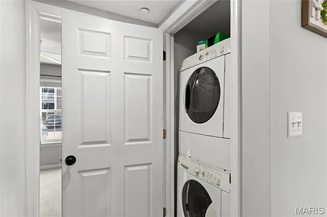 $184,900 | 412 Saravalle Drive, St. Peters, MO 63376