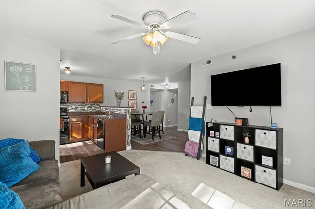 $184,900 | 412 Saravalle Drive, St. Peters, MO 63376