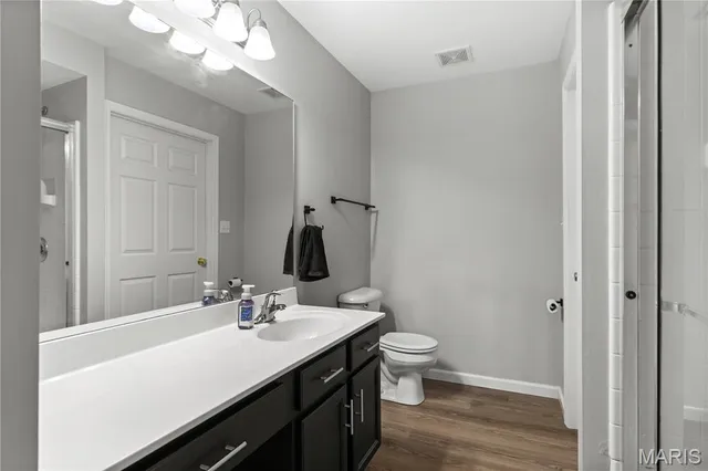 $184,900 | 412 Saravalle Drive, St. Peters, MO 63376