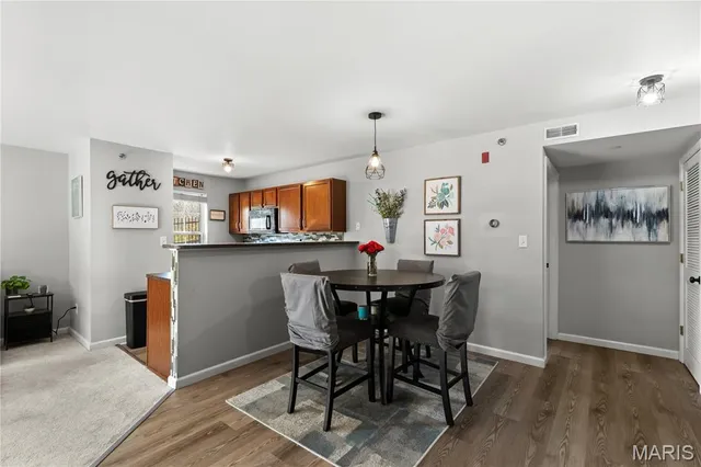 $184,900 | 412 Saravalle Drive, St. Peters, MO 63376