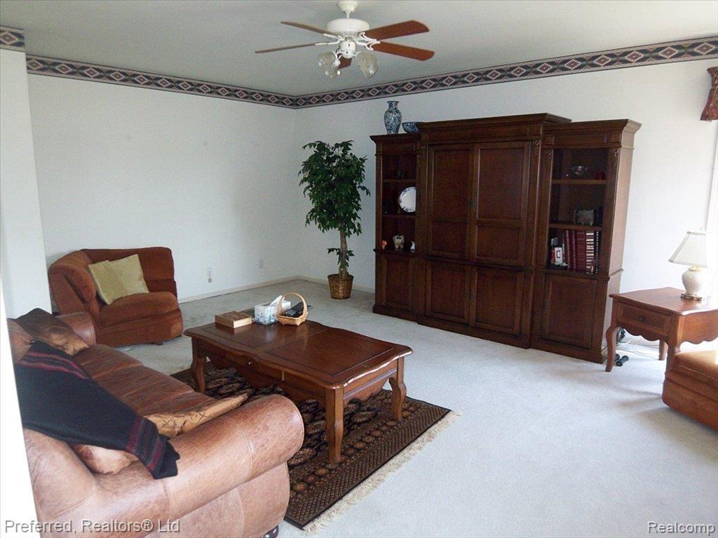 45165 Thornhill Road Canton, MI 48188 - Photo 6 of 14 Family Room