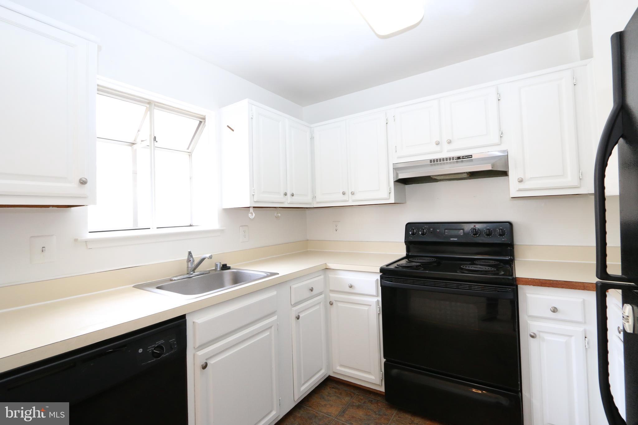 2476 Ridgehampton Court Reston, VA 20191 - Photo 9 of 60