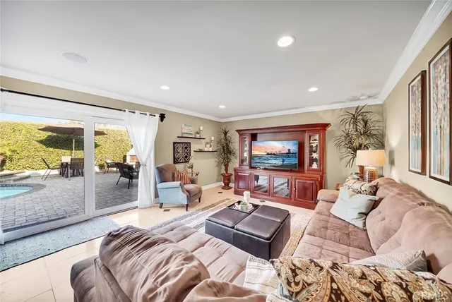 $1,995,000 | 21382 Lemontree Lane, Huntington Beach, CA 92646