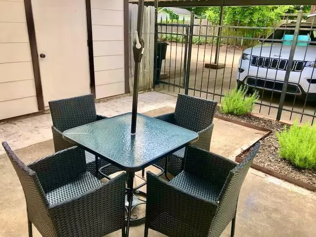 $1,200 | 253 East Stephenson Street, Shreveport, LA 71104