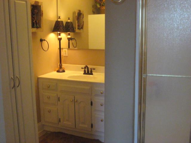 173 Bellview Road Fayetteville, TN 37334 - Photo 13 of 20 Guest Bathroom