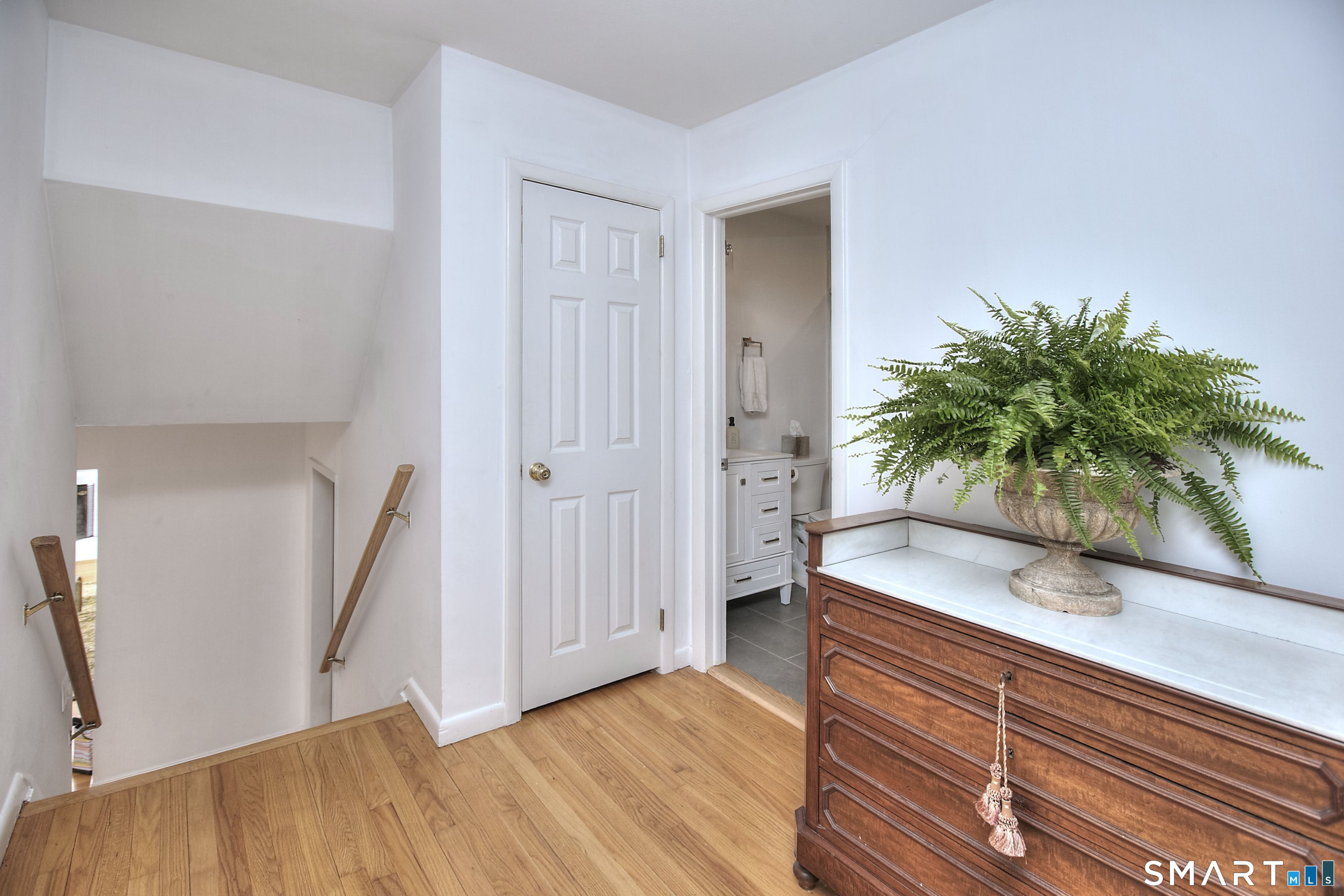 324 Ridge Road Orange, CT 06477 - Photo 23 of 38