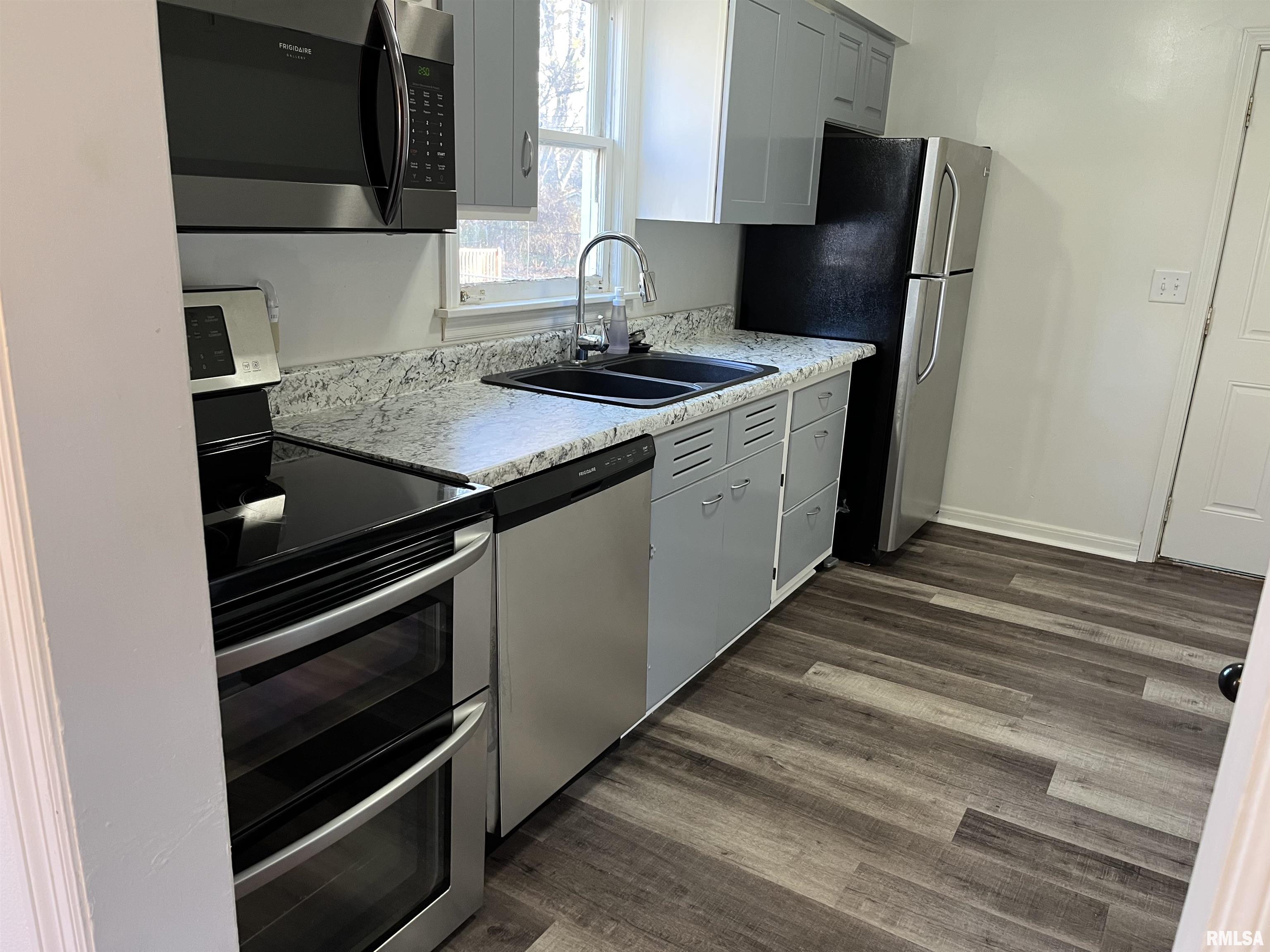 3719 East Hooker Street Springfield, IL 62703 - Photo 7 of 21