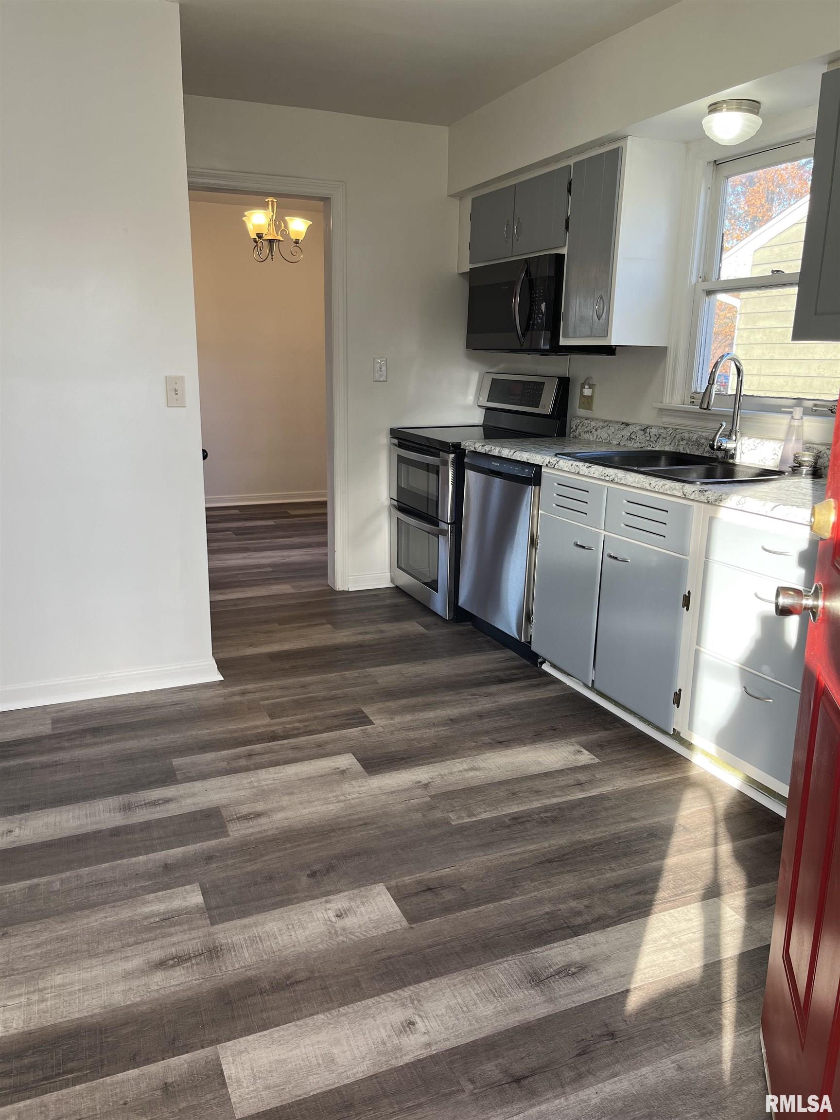 3719 East Hooker Street Springfield, IL 62703 - Photo 8 of 21