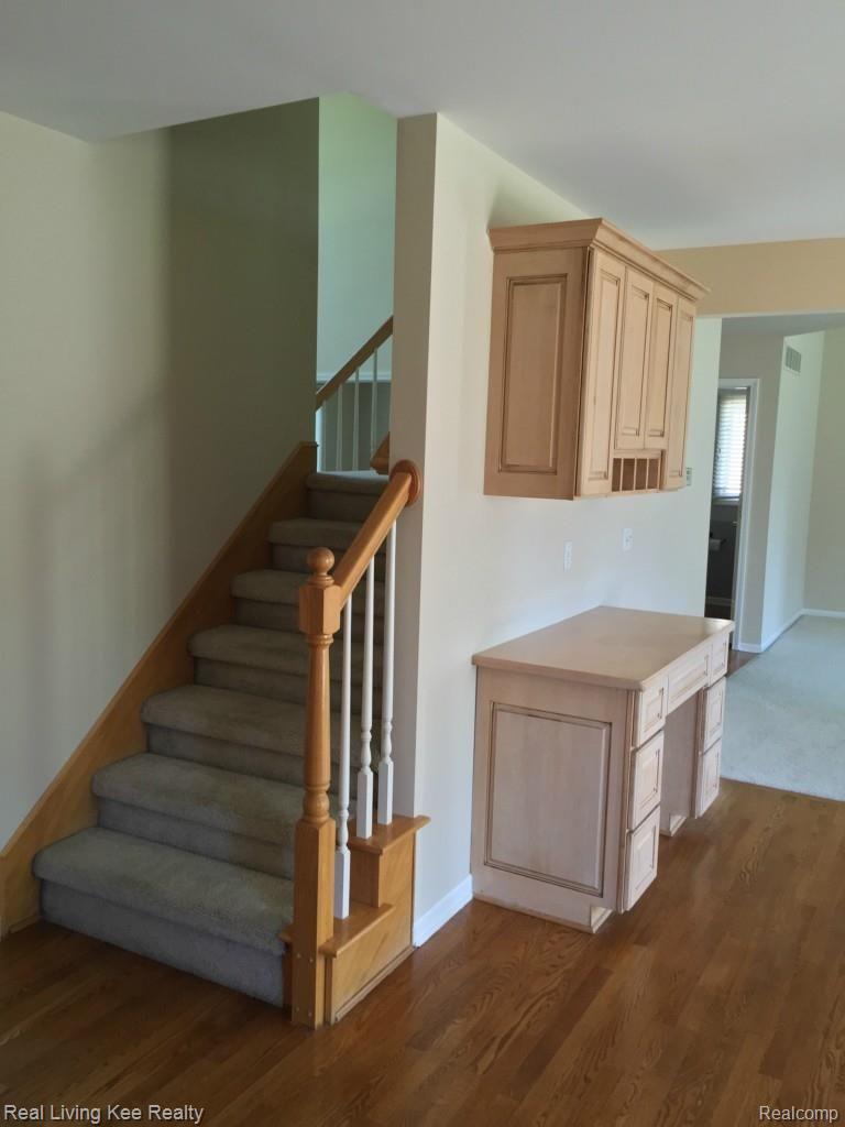 1403 Tulberry Circle Rochester, MI 48306 - Photo 20 of 64 2015-05-22 16.28