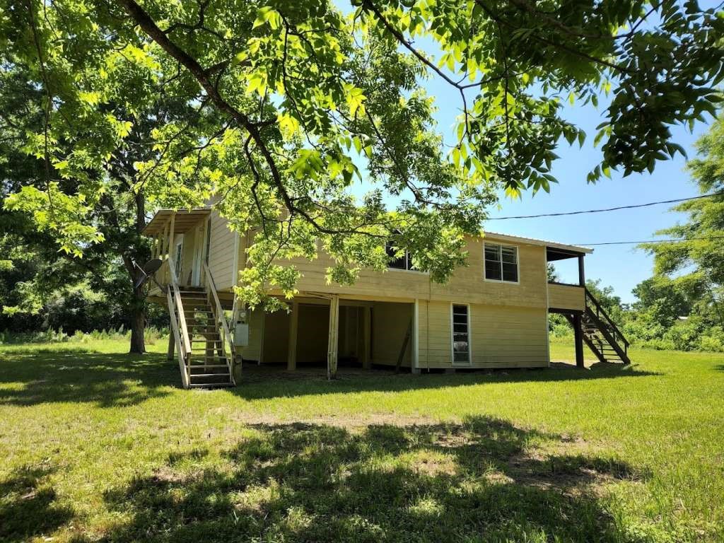 300 Alpine Street Coldspring, TX 77331 - Photo 4 of 17