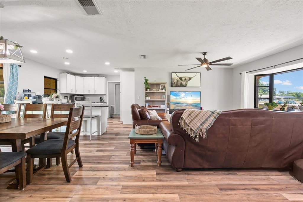 7605 Richardson Road Sarasota, FL 34240 - Photo 13 of 67