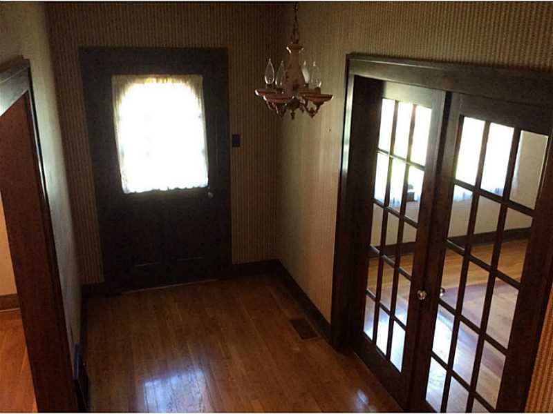 360 Old Plank Road Butler, PA 16002 - Photo 4 of 24 Entry/Foyer.