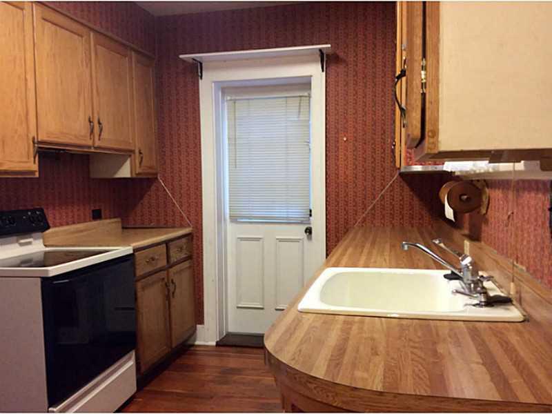 360 Old Plank Road Butler, PA 16002 - Photo 6 of 24 Kitchen.