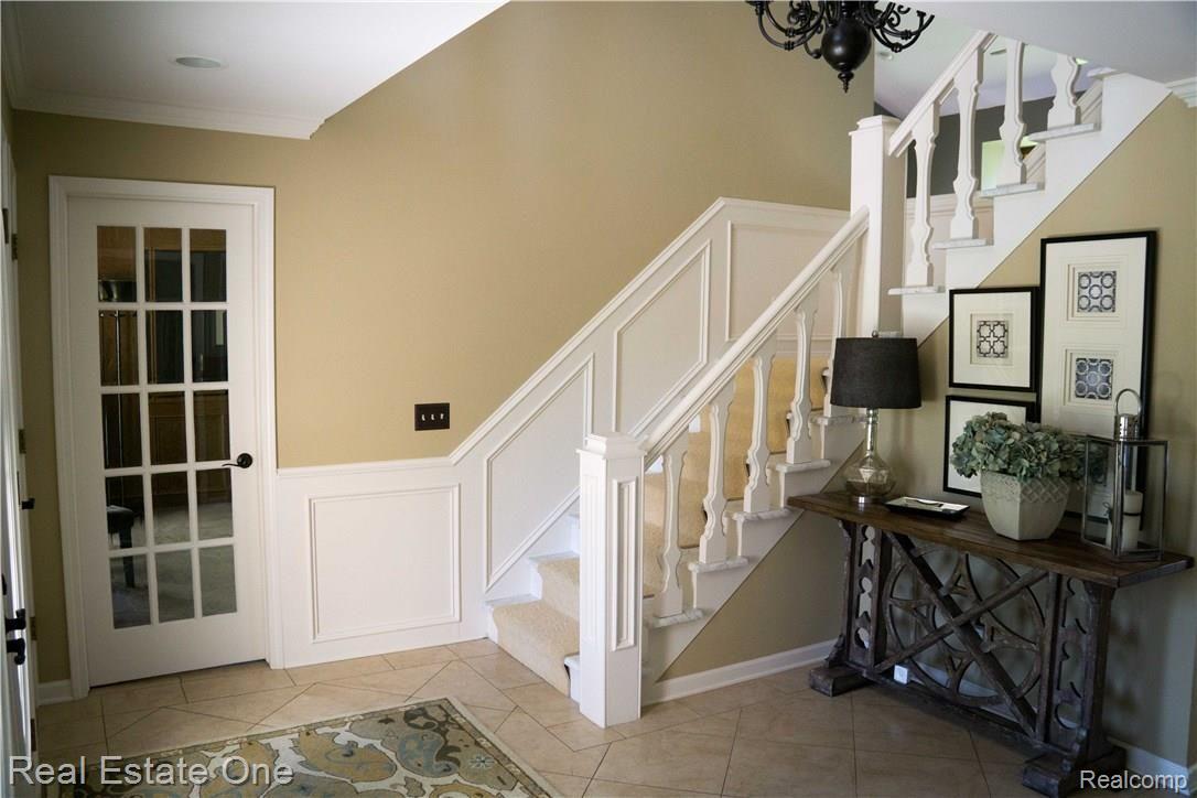 1175 Chaffer Drive Rochester, MI 48306 - Photo 7 of 48 7.jpg