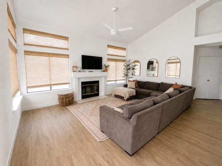 325 West Decatur Avenue Clovis, CA 93611 - Photo 3 of 13 Gallery Image 3