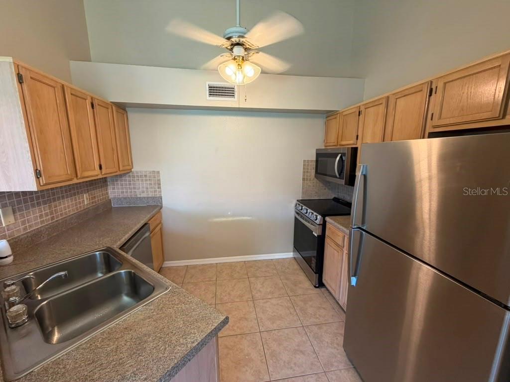 4807 Normandy Place, Unit 202 Orlando, FL 32811 - Photo 7 of 21