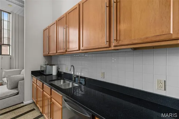 $168,000 | 1720 Chouteau Avenue, Unit 102, St. Louis, MO 63103
