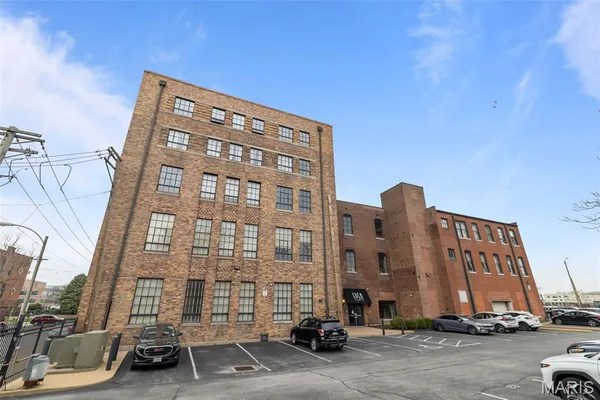 $168,000 | 1720 Chouteau Avenue, Unit 102, St. Louis, MO 63103