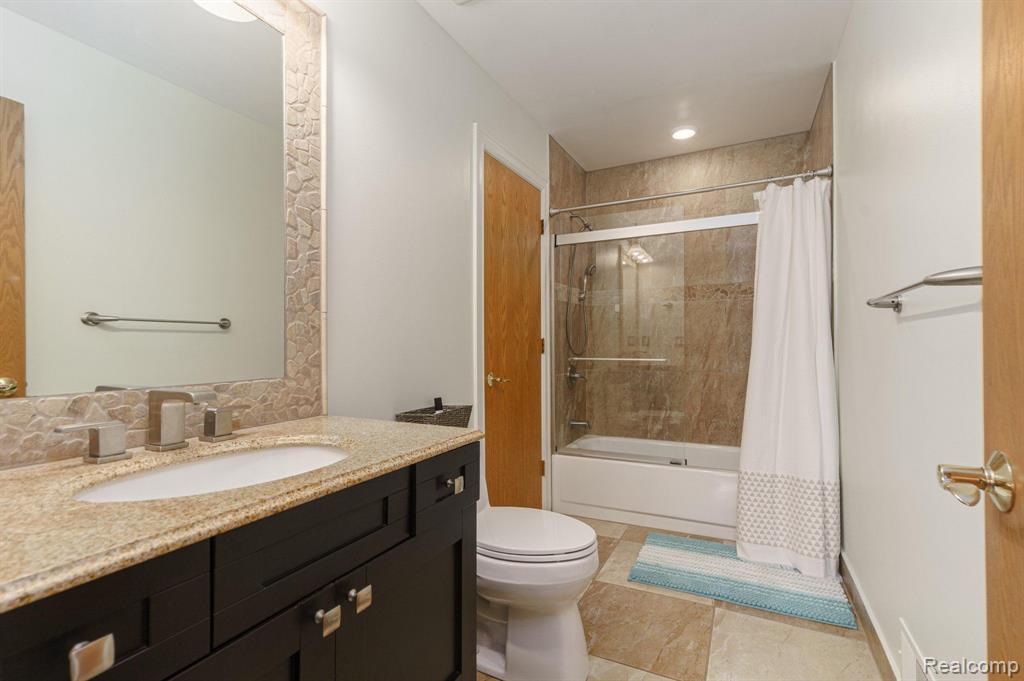 3735 Summit Ridge Drive Rochester Hills, MI 48306 - Photo 56 of 72
