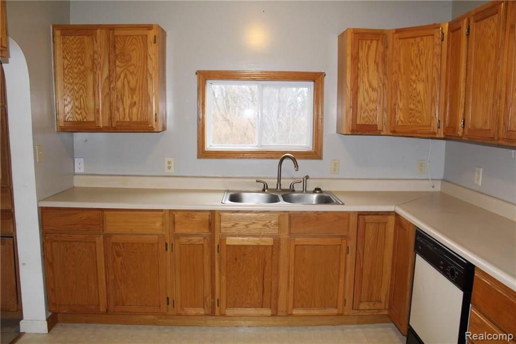 3397 East Atherton Road Burton, MI 48529 - Photo 12 of 28