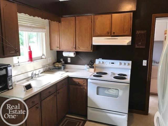 57171 Omo Road Ray, MI 48096 - Photo 6 of 29 31326771-5.JPG