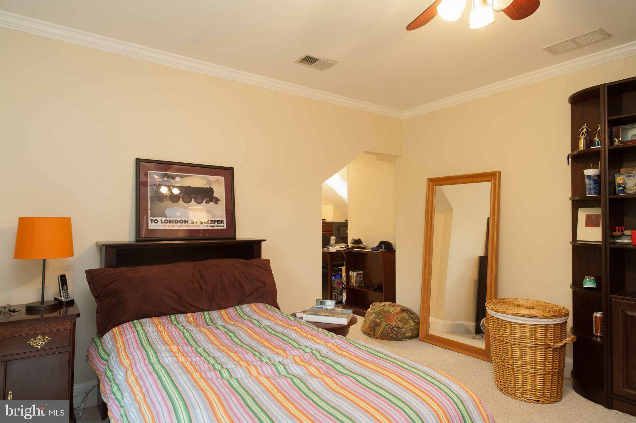 5803 Bent Twig Road McLean, VA 22101 - Photo 16 of 30 Bedroom