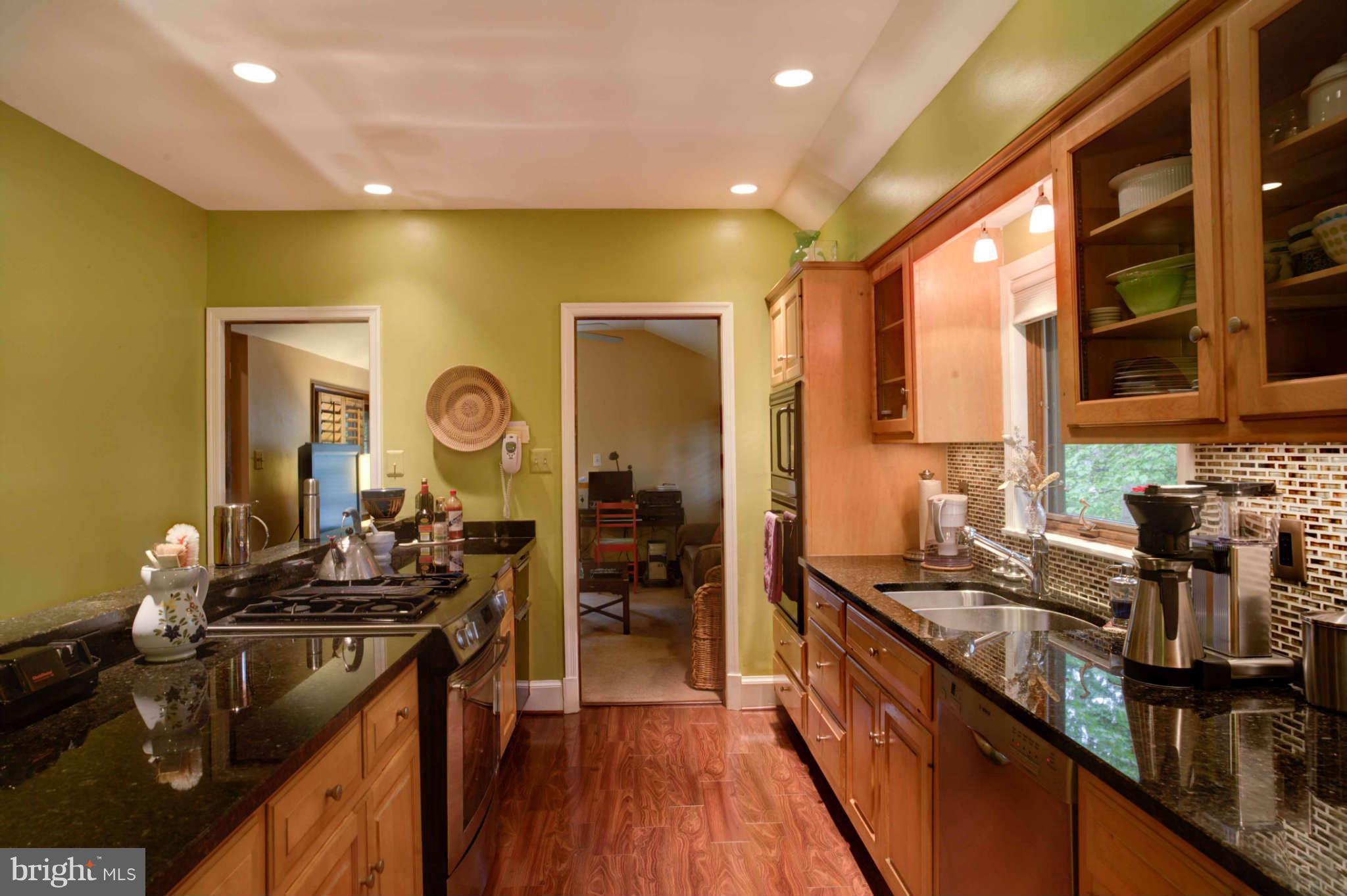 5803 Bent Twig Road McLean, VA 22101 - Photo 7 of 30 Kitchen