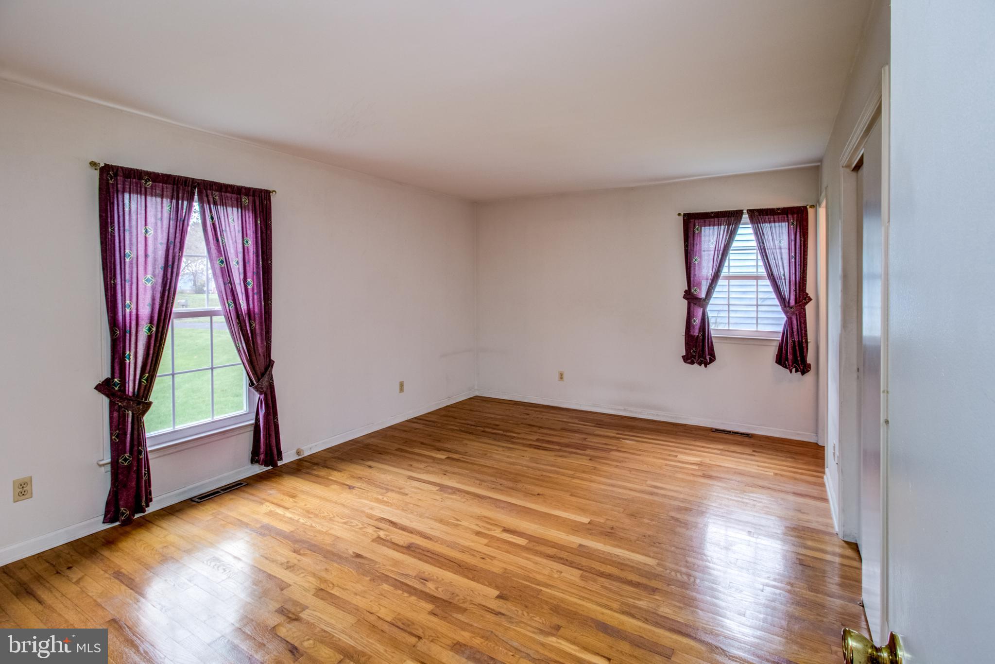 111 Palmer Road Pennington, NJ 08534 - Photo 26 of 35 master bedroom