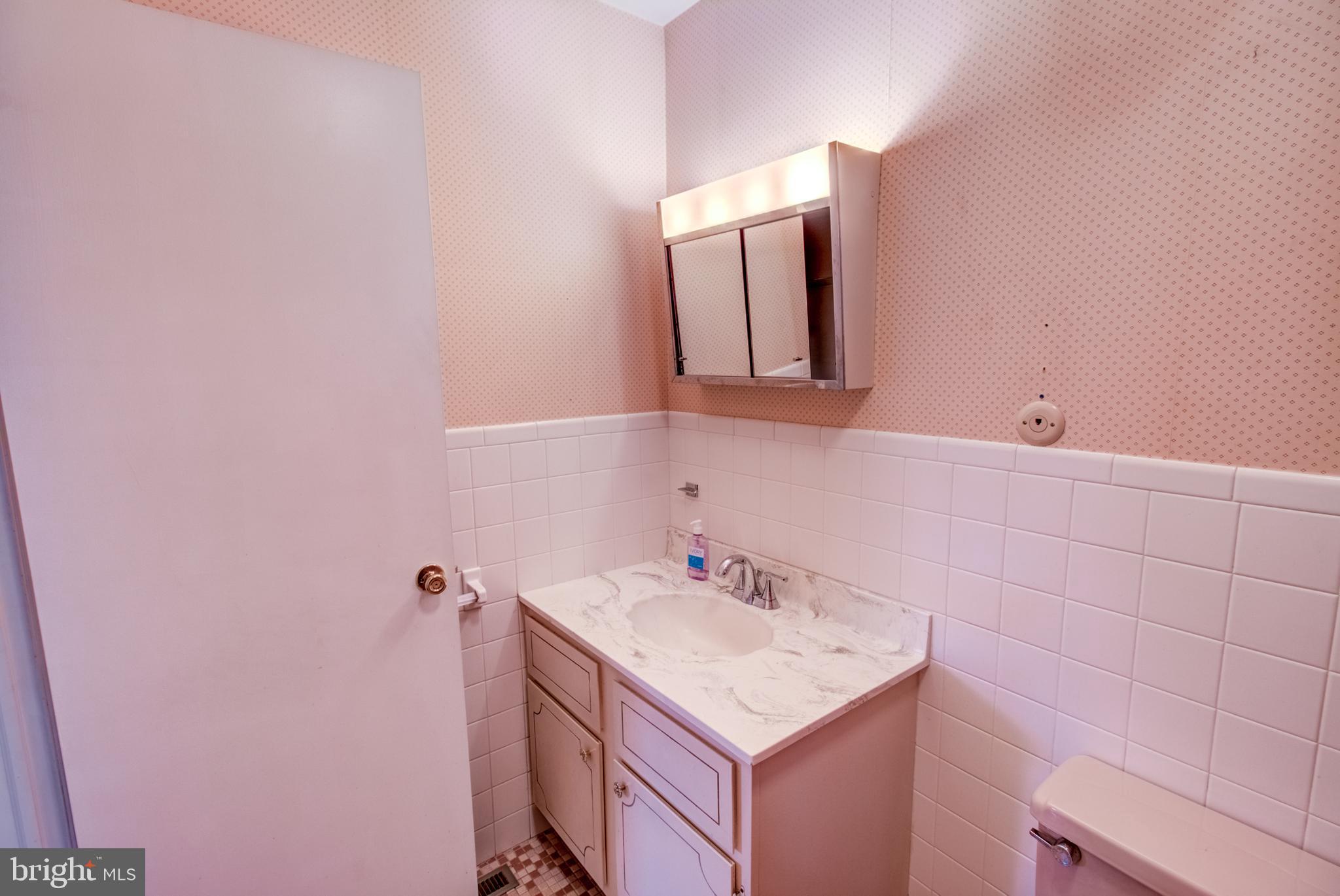 111 Palmer Road Pennington, NJ 08534 - Photo 28 of 35 hall bath